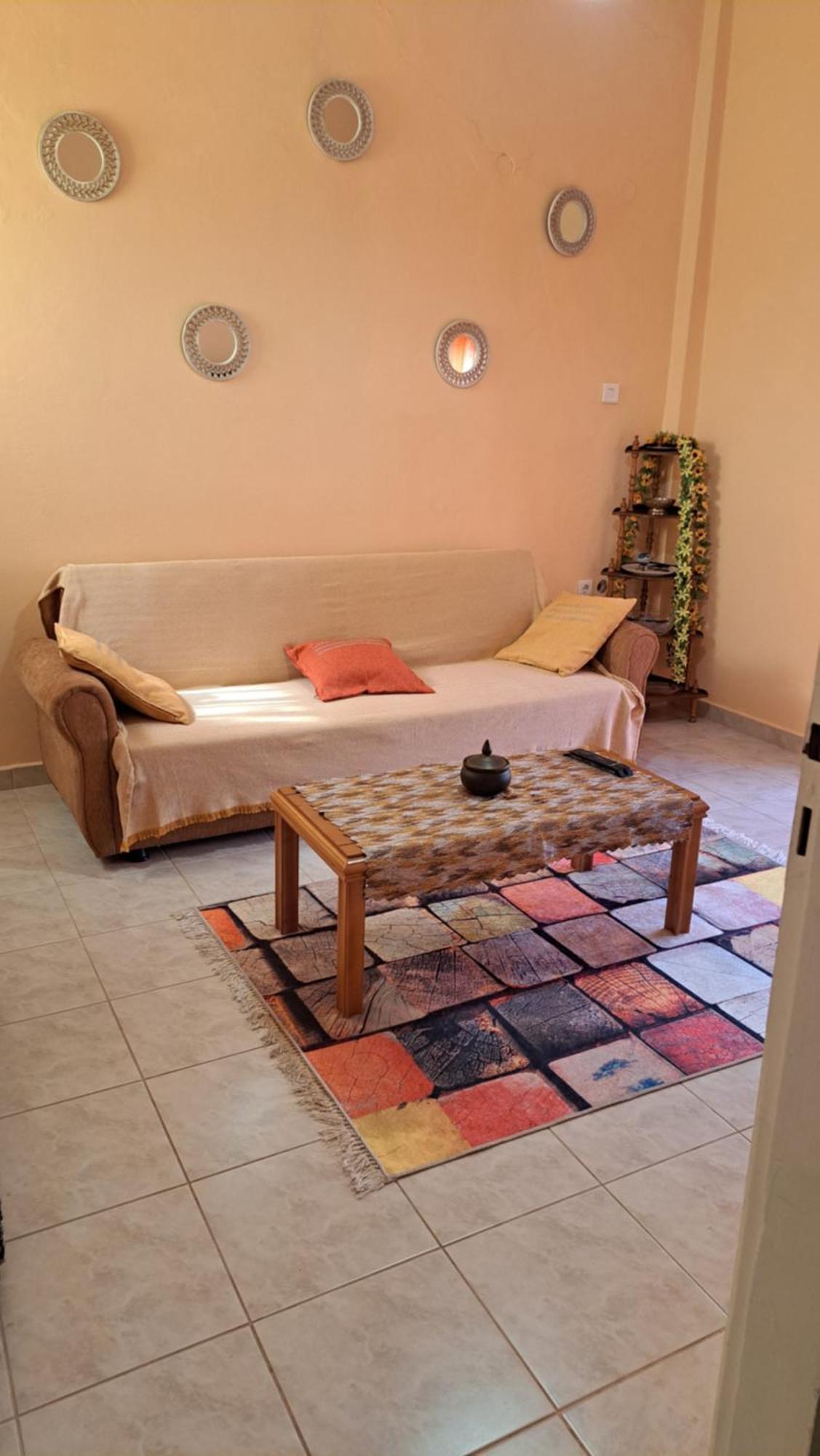 Apartment Getaway In Sparti Esterno foto